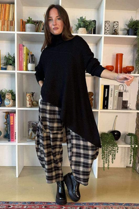 Bowie Asymmetric Turtle Neck Ribby Knit Black